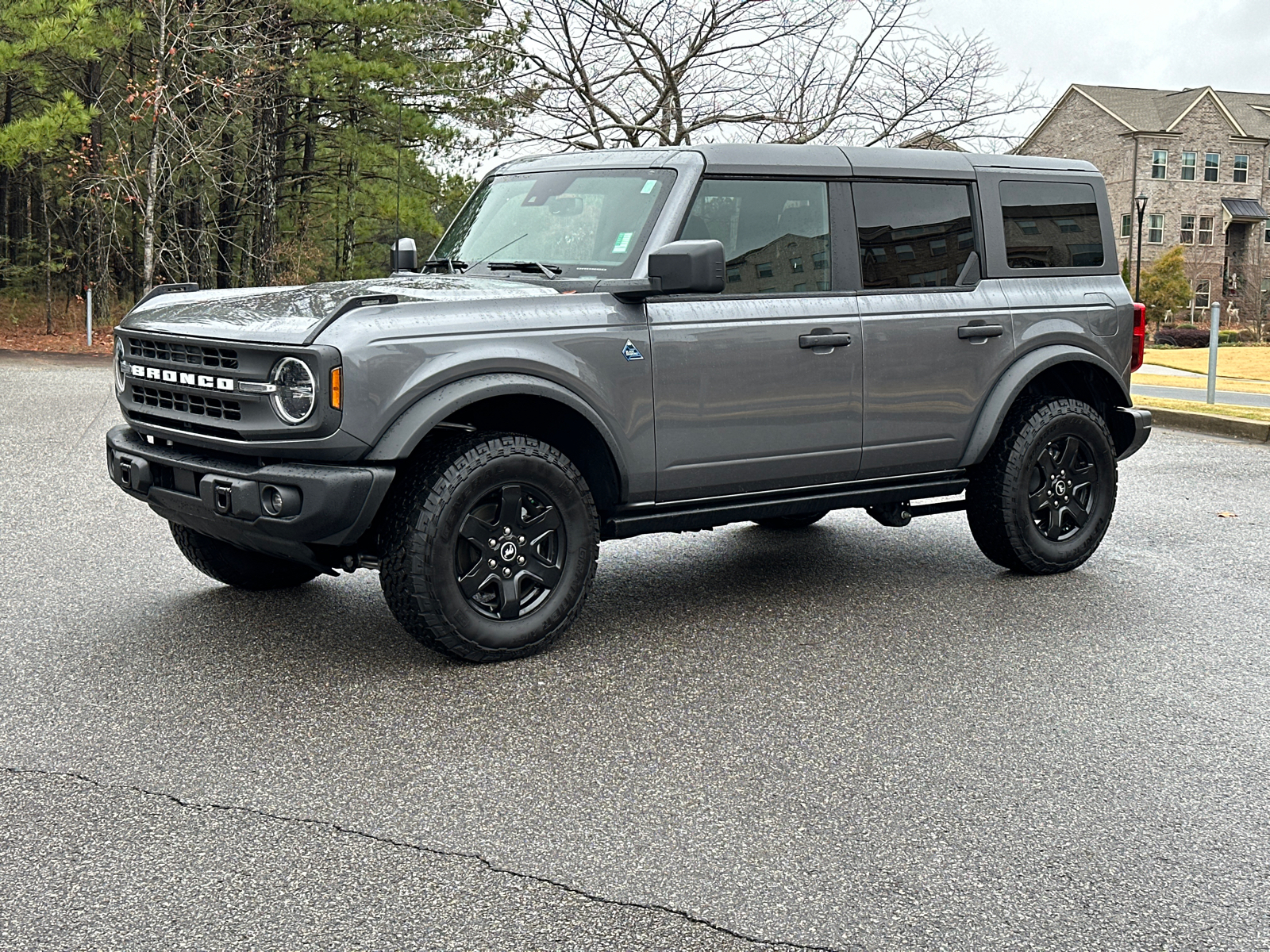 2024 Ford Bronco Black Diamond 3