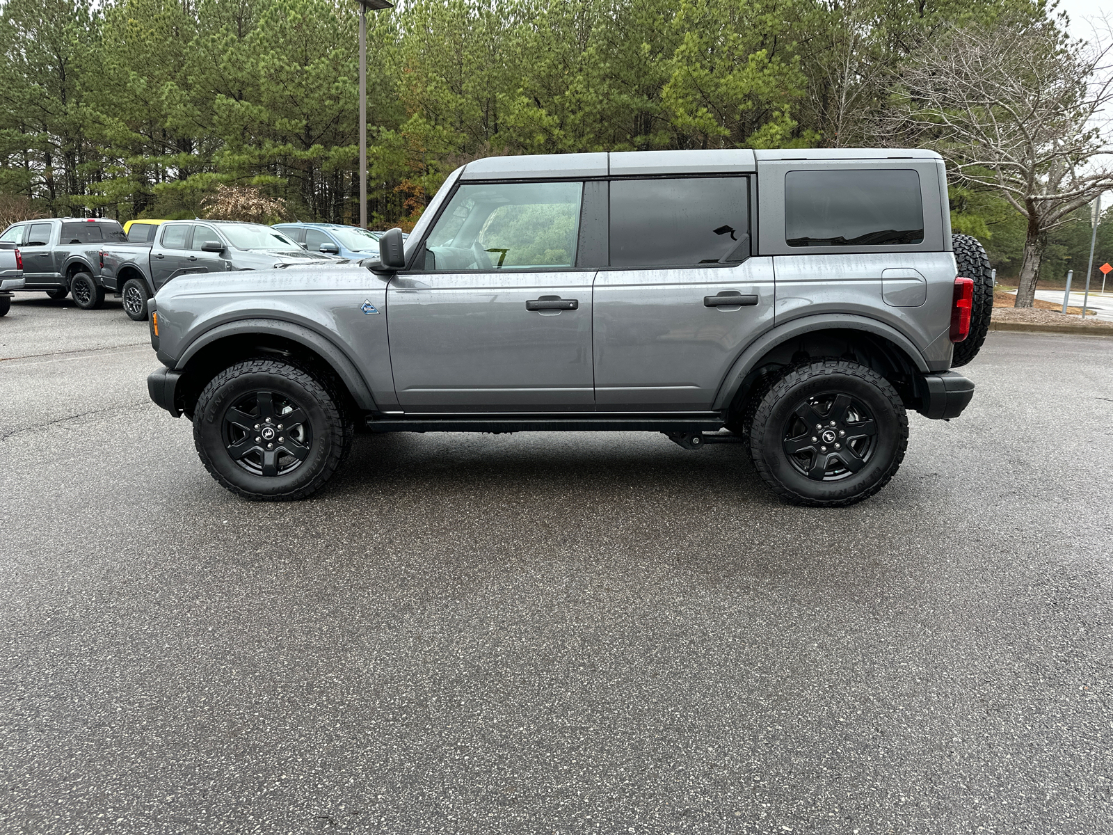 2024 Ford Bronco Black Diamond 4