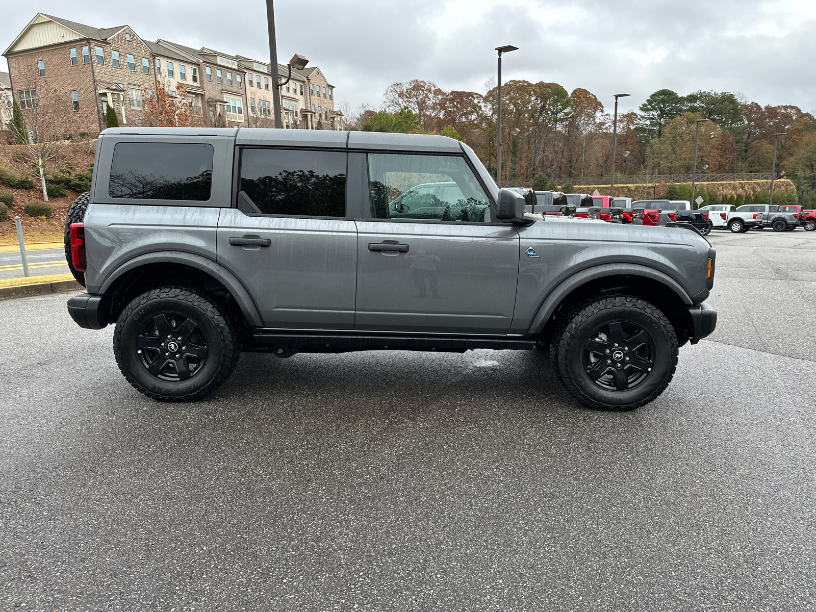 2024 Ford Bronco Black Diamond 8