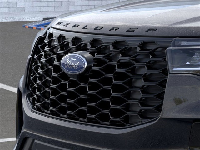 2025 Ford Explorer ST-Line 17