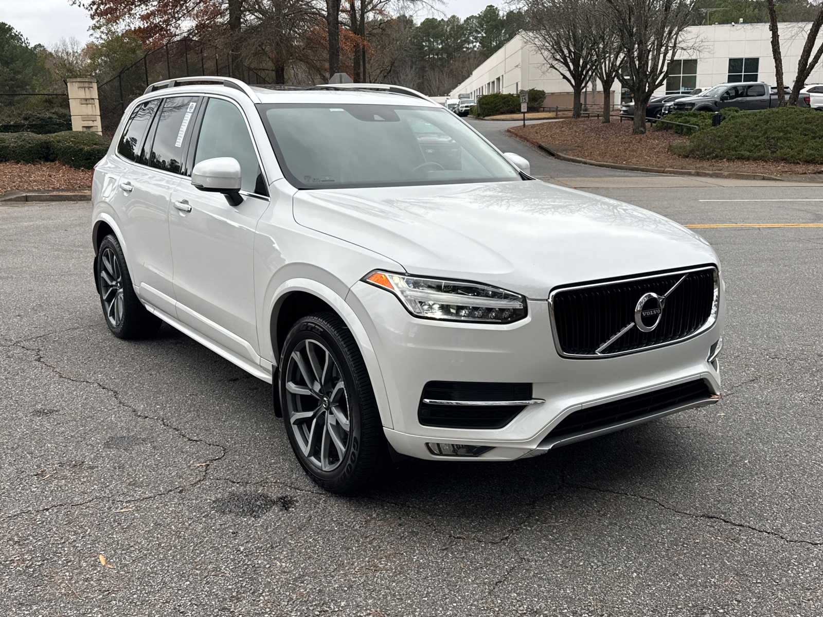 2019 Volvo XC90 T6 Momentum 1