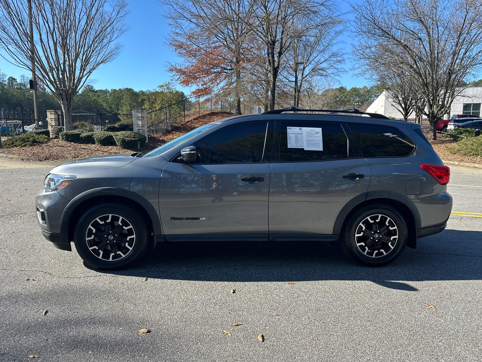 2019 Nissan Pathfinder SV 4