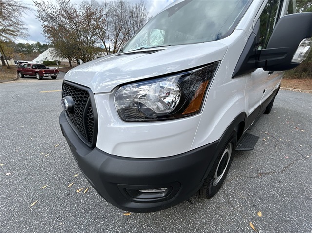 2024 Ford Transit Passenger Van XL Medium Roof 17