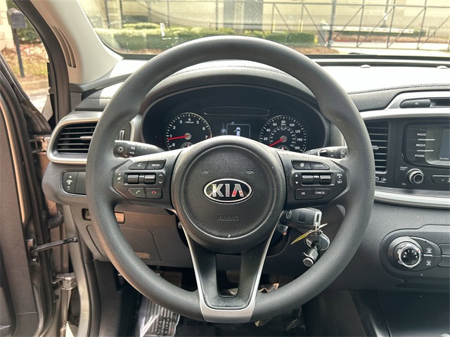 2017 Kia Sorento LX 23