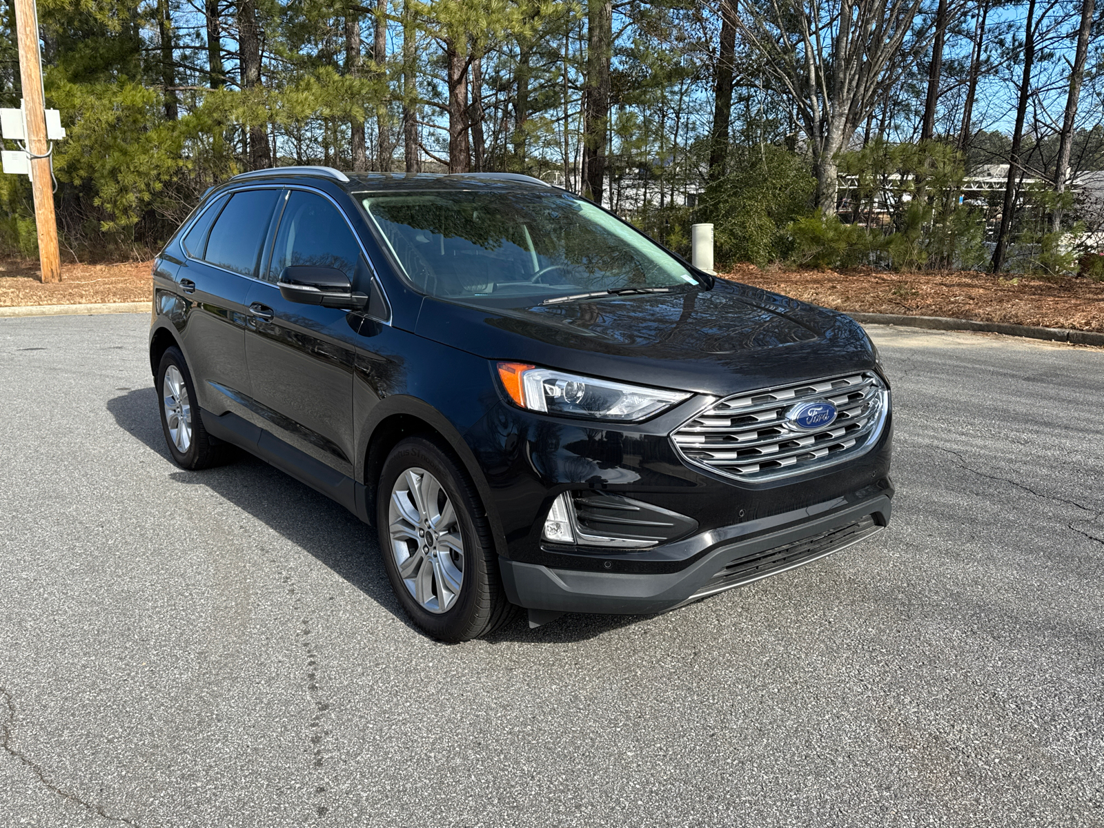 2023 Ford Edge Titanium 1