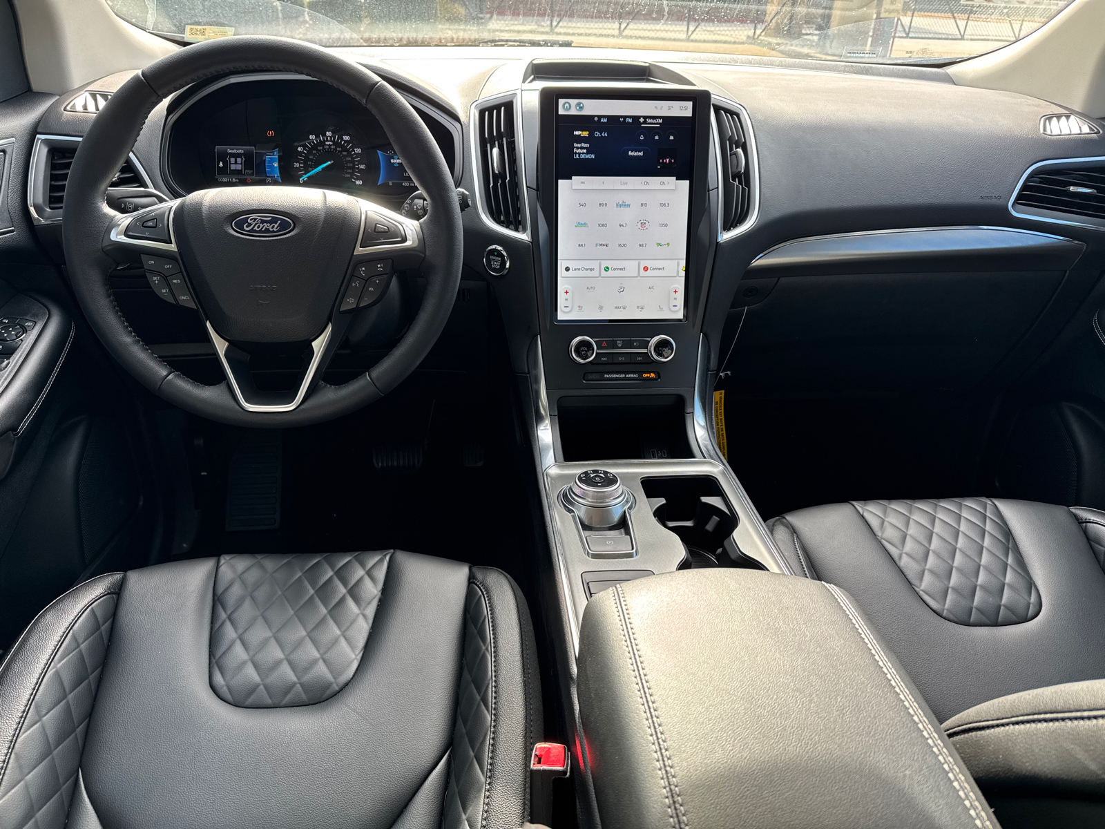 2023 Ford Edge Titanium 23