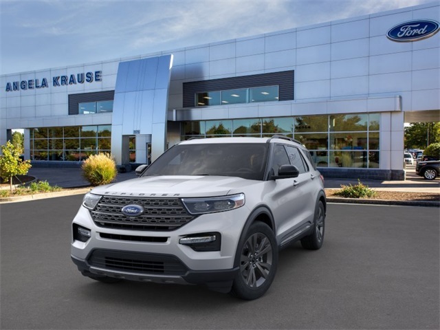 2023 Ford Explorer XLT 2