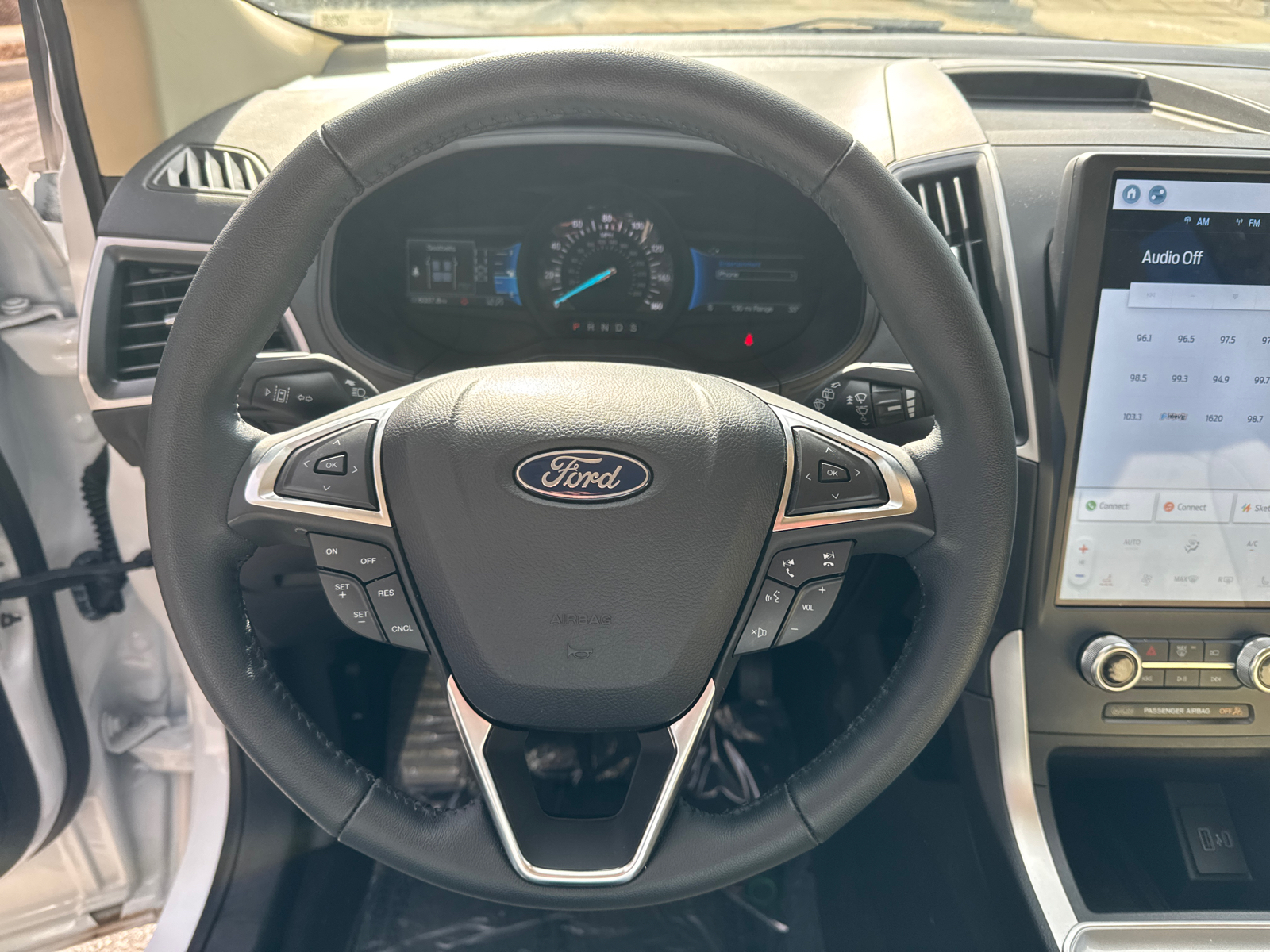 2024 Ford Edge SEL 24