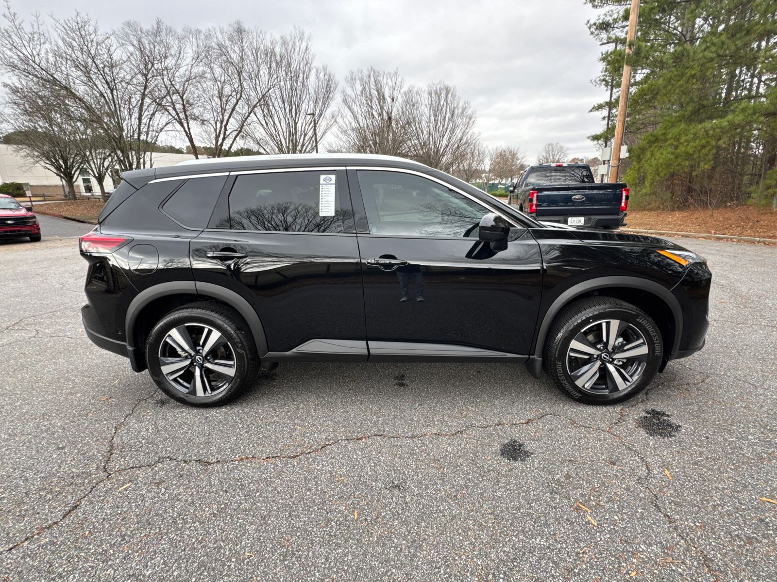 2024 Nissan Rogue SL 8