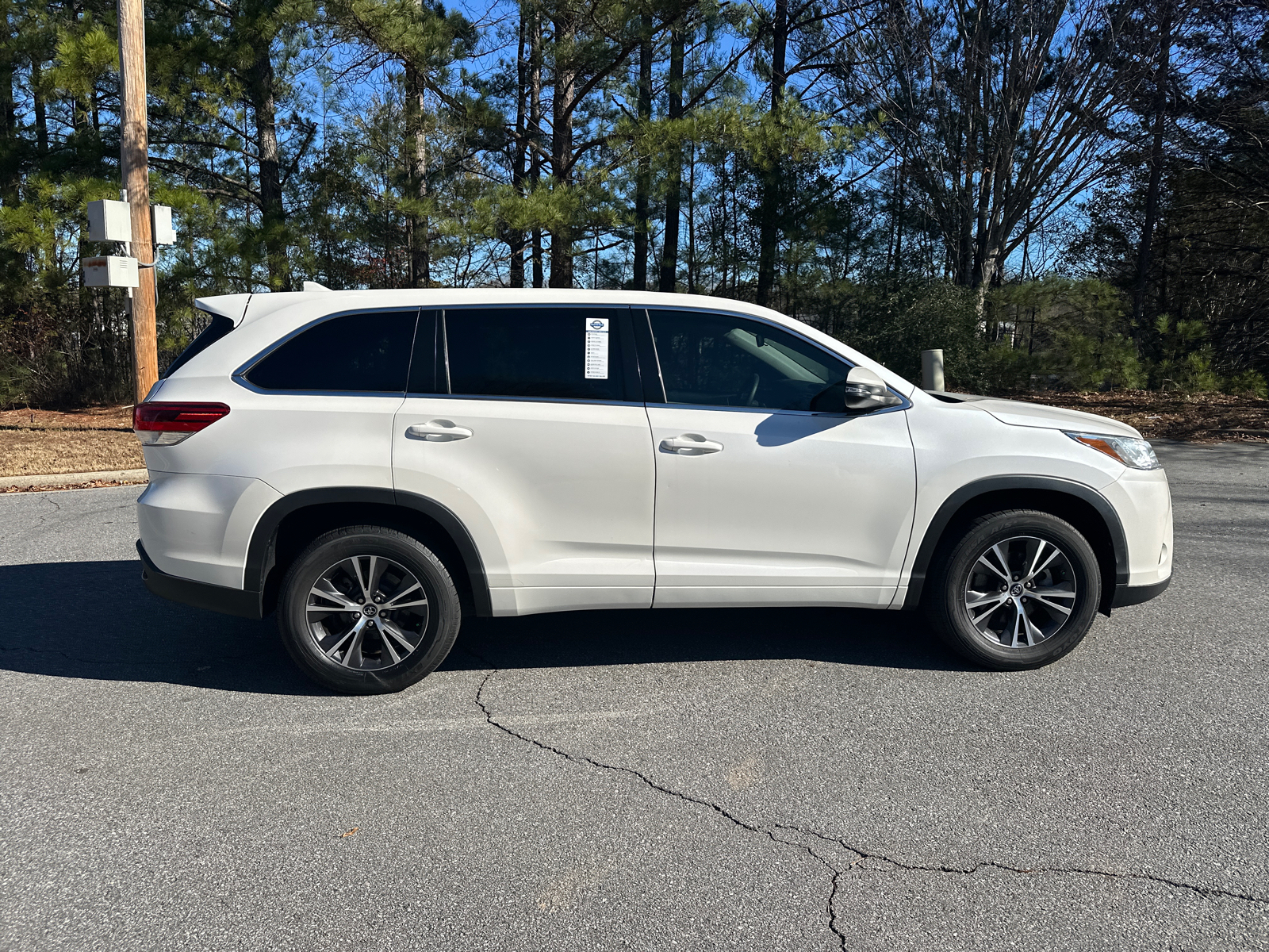 2018 Toyota Highlander LE Plus 8