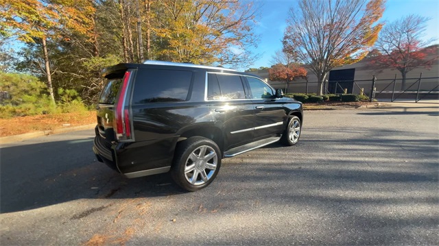 2017 Cadillac Escalade Luxury 4