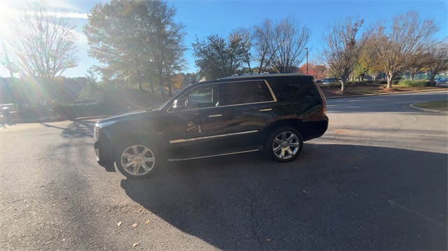 2017 Cadillac Escalade Luxury 9