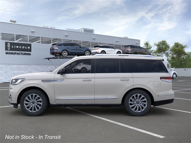 2024 Lincoln Navigator Premiere 3