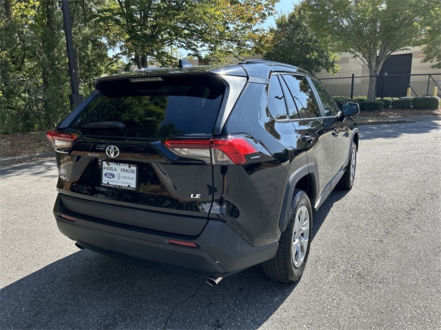 2021 Toyota RAV4 LE 11