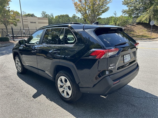 2021 Toyota RAV4 LE 13