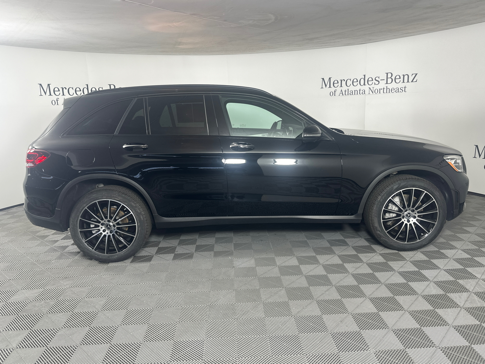 2022 Mercedes-Benz GLC GLC 300 8