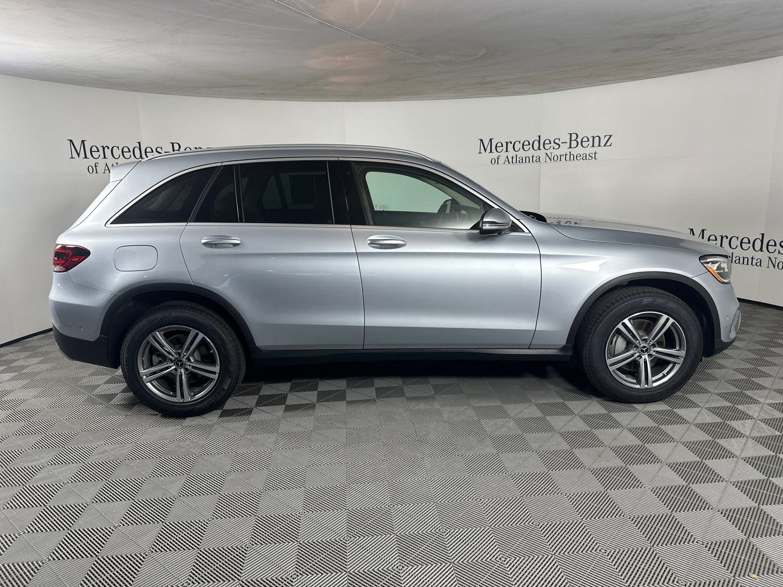 2022 Mercedes-Benz GLC GLC 300 8