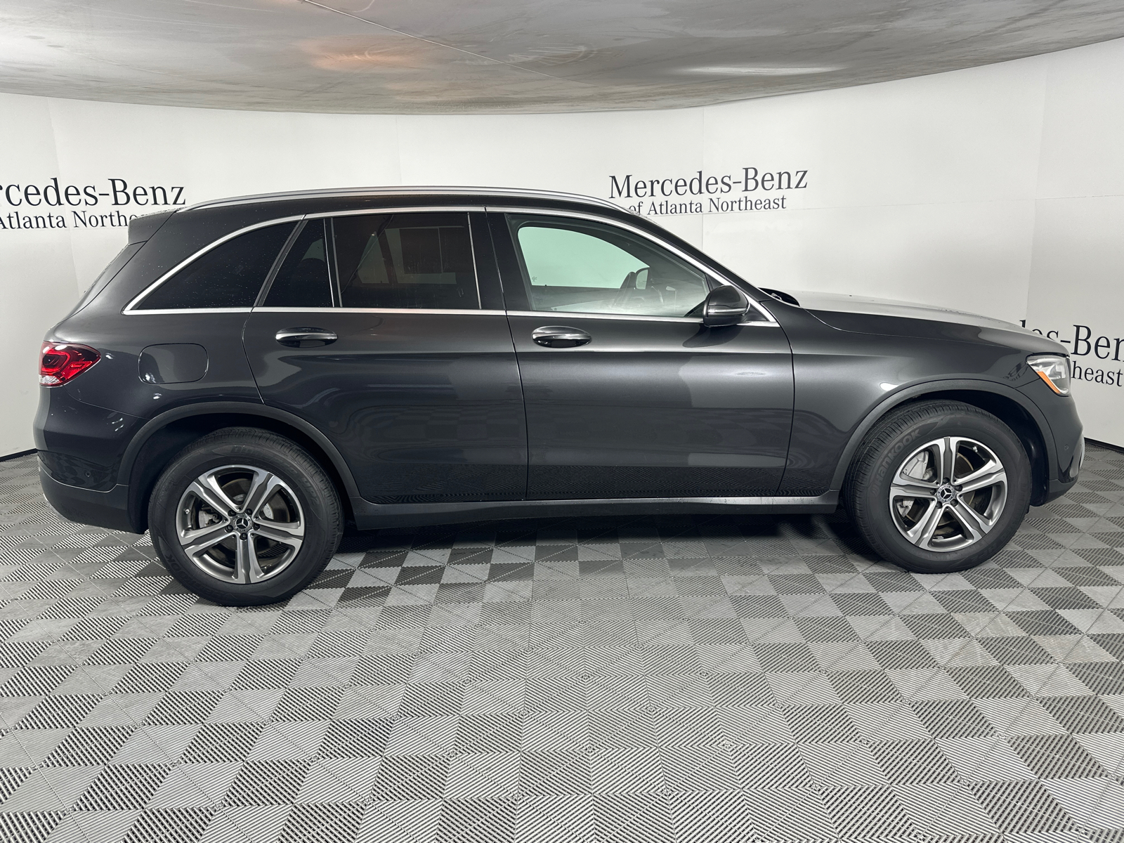 2021 Mercedes-Benz GLC GLC 300 8