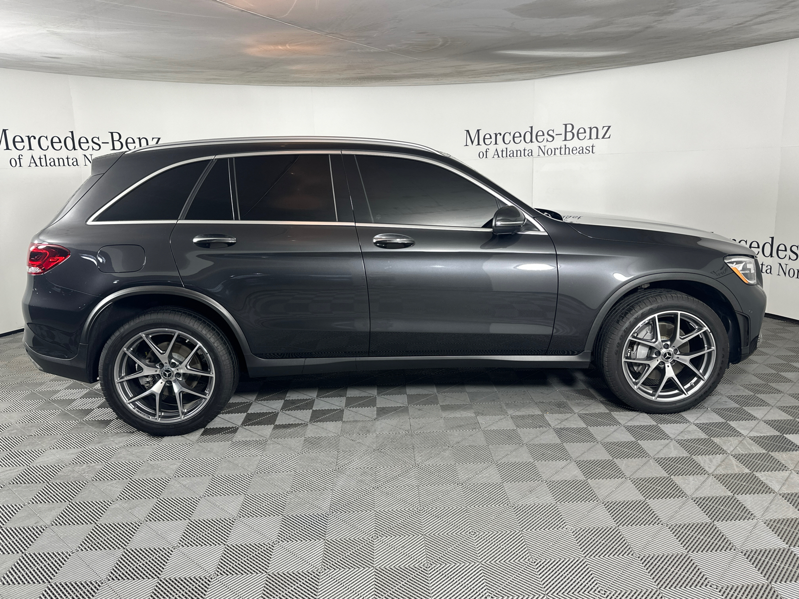 2021 Mercedes-Benz GLC GLC 300 8