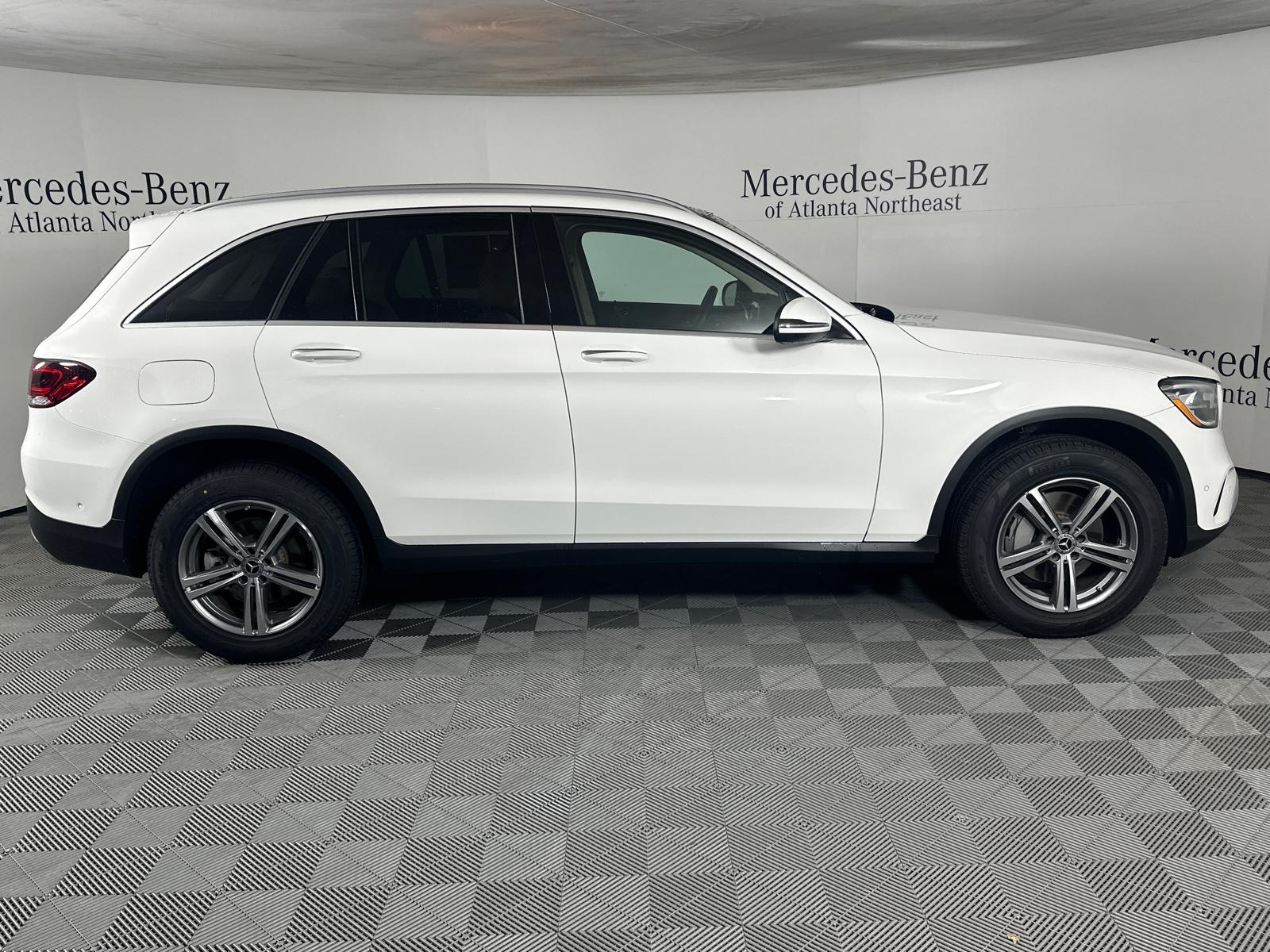 2021 Mercedes-Benz GLC GLC 300 8