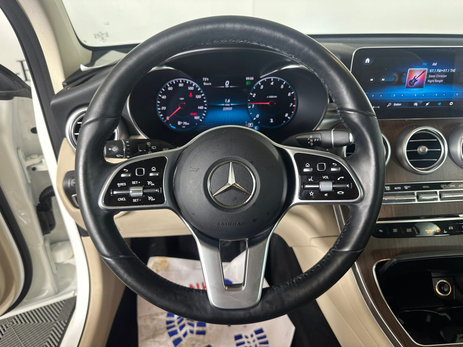 2021 Mercedes-Benz GLC GLC 300 26