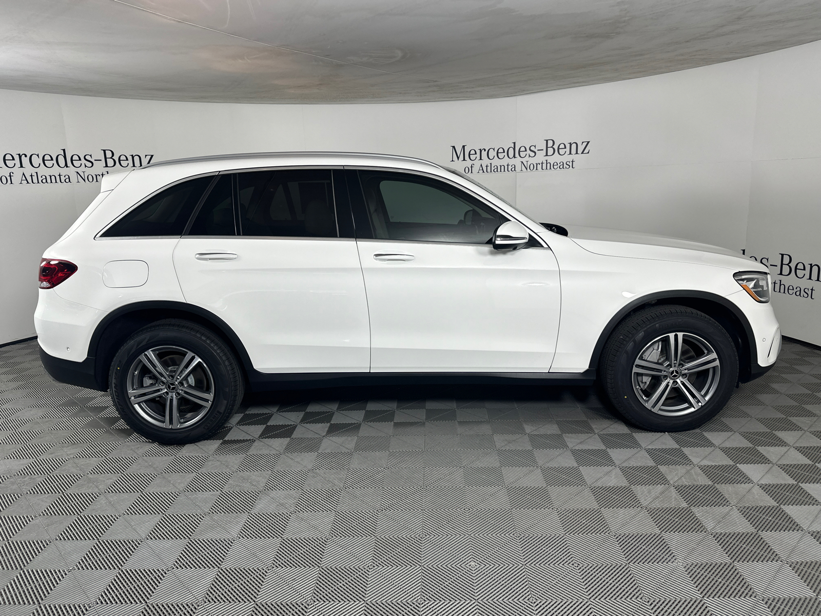 2022 Mercedes-Benz GLC GLC 300 8