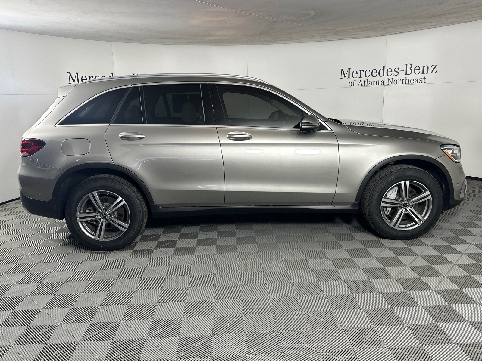 2022 Mercedes-Benz GLC GLC 300 8