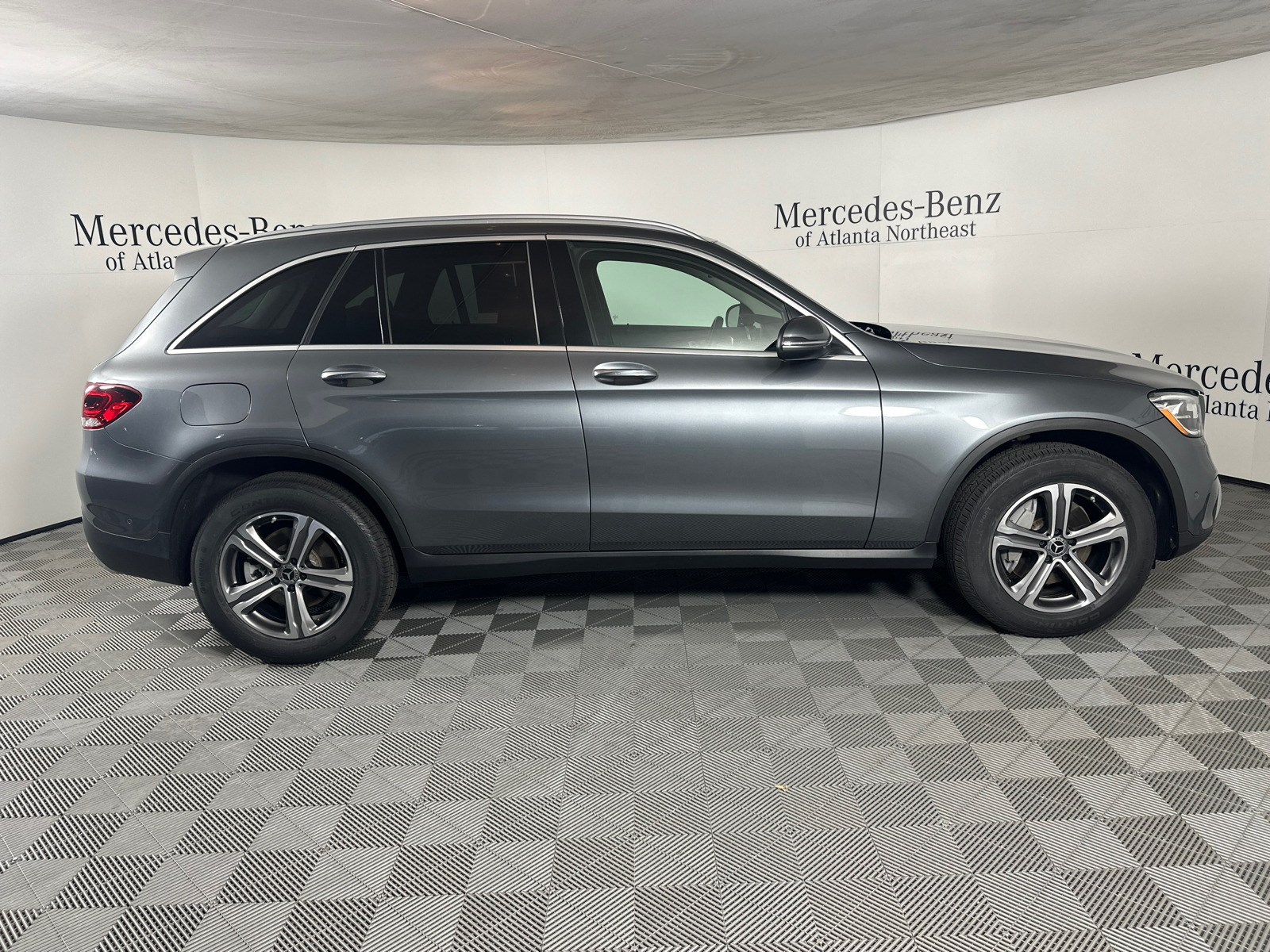 2021 Mercedes-Benz GLC GLC 300 8