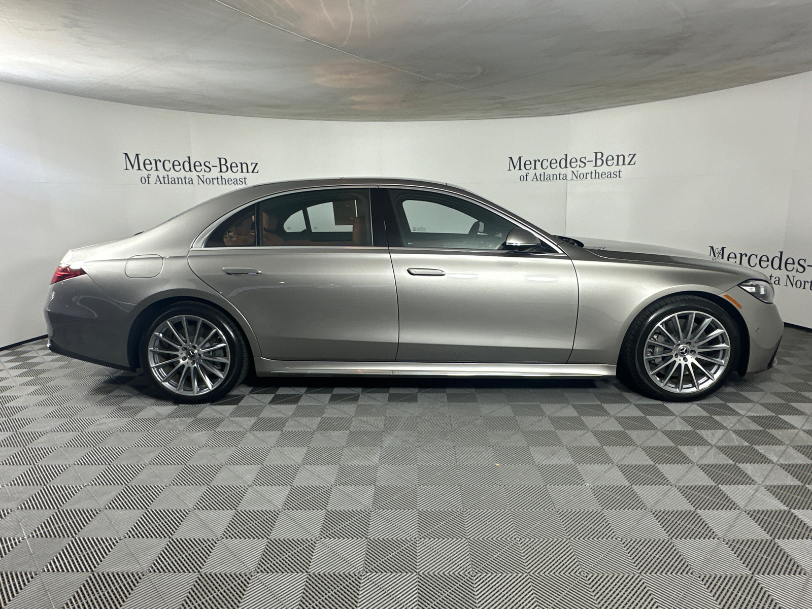 2023 Mercedes-Benz S-Class S 580e 8