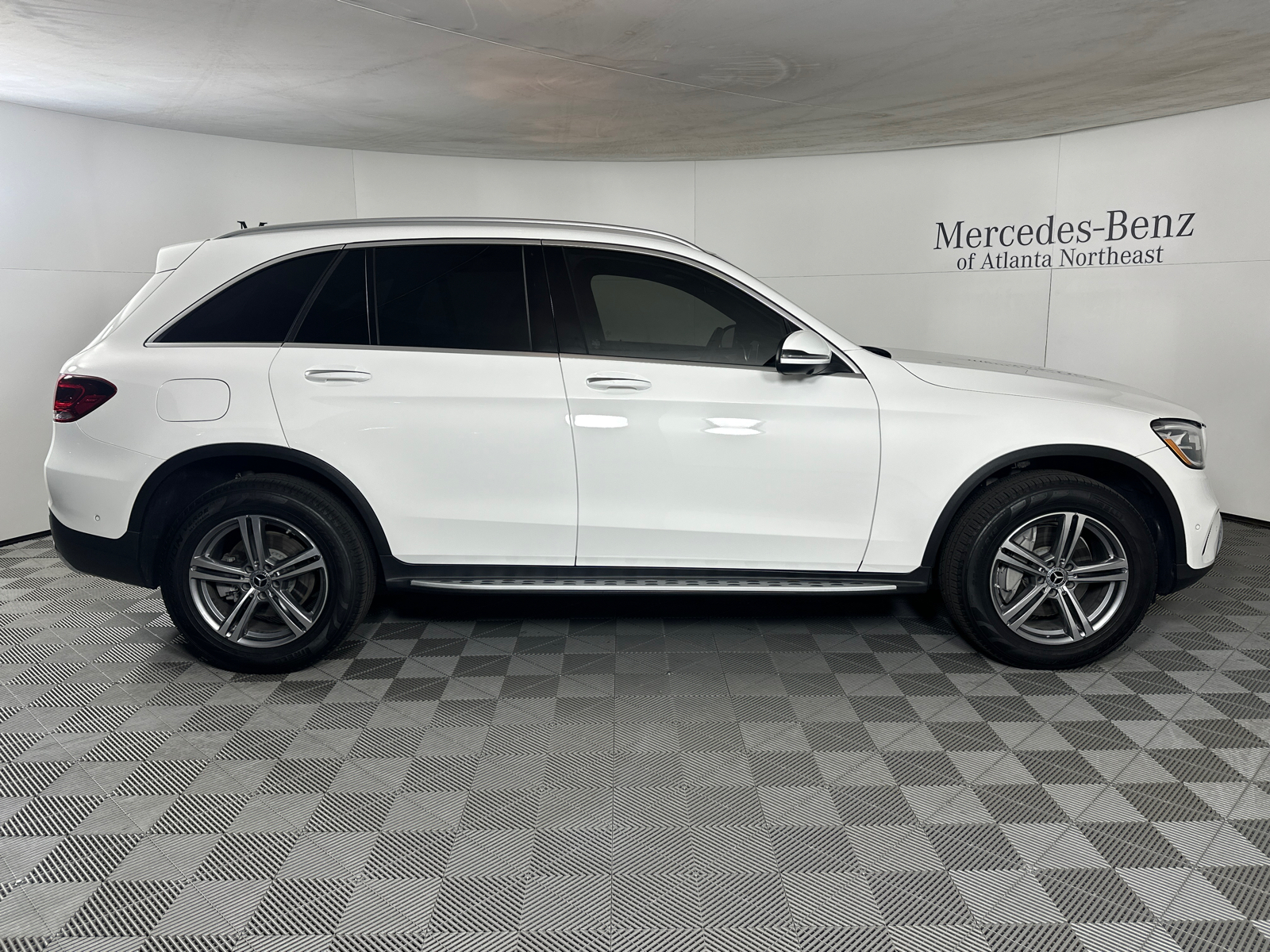 2021 Mercedes-Benz GLC GLC 300 8