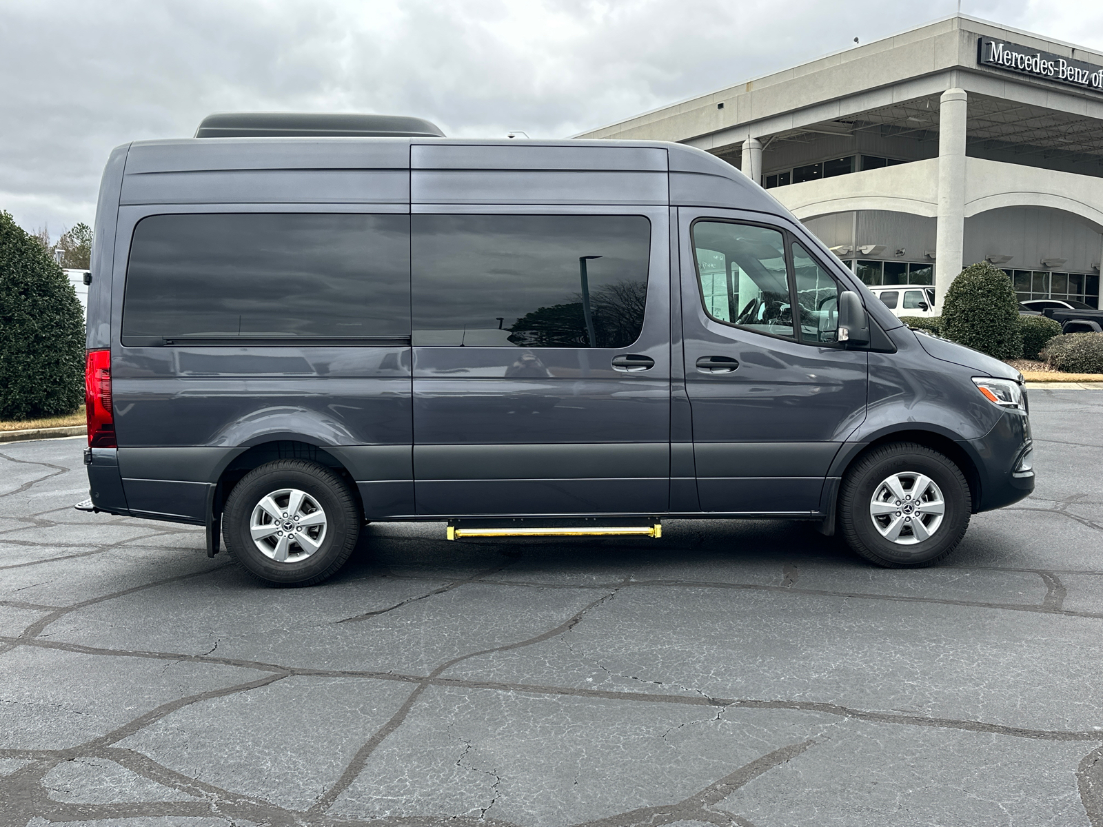 2021 Mercedes-Benz Sprinter 2500 Passenger 144 WB 8