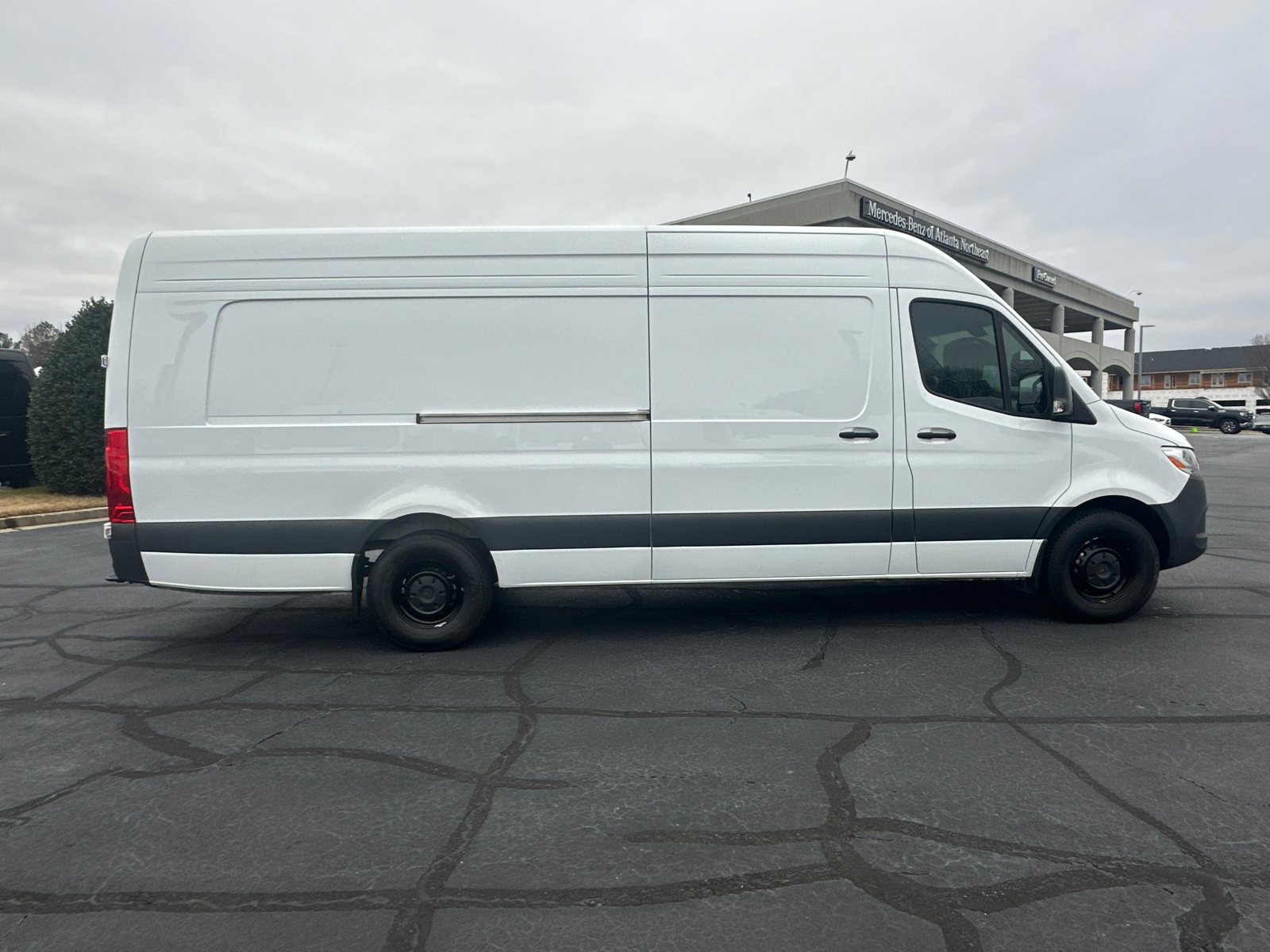 2024 Mercedes-Benz Sprinter 2500 Cargo 170 WB 8