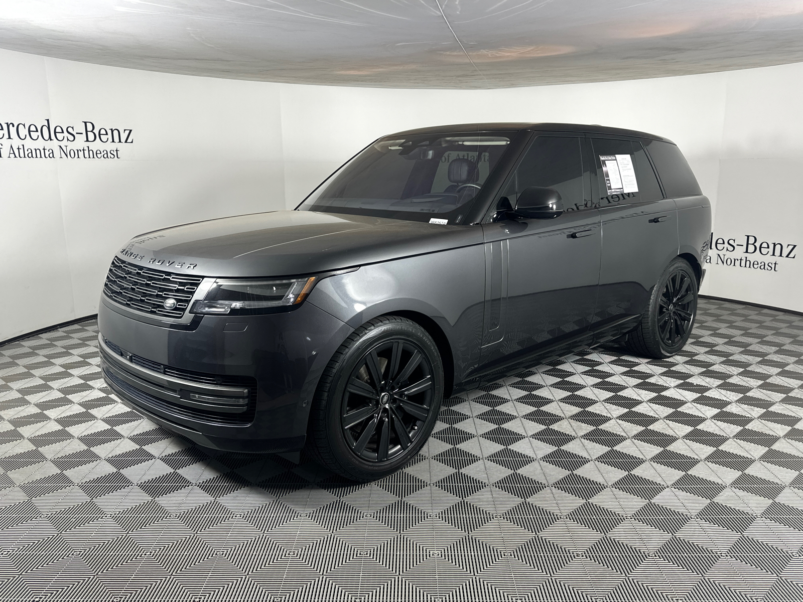 2023 Land Rover Range Rover SE 3