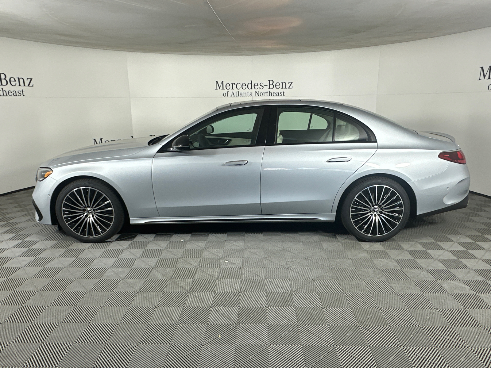 2025 Mercedes-Benz E-Class E 350 4