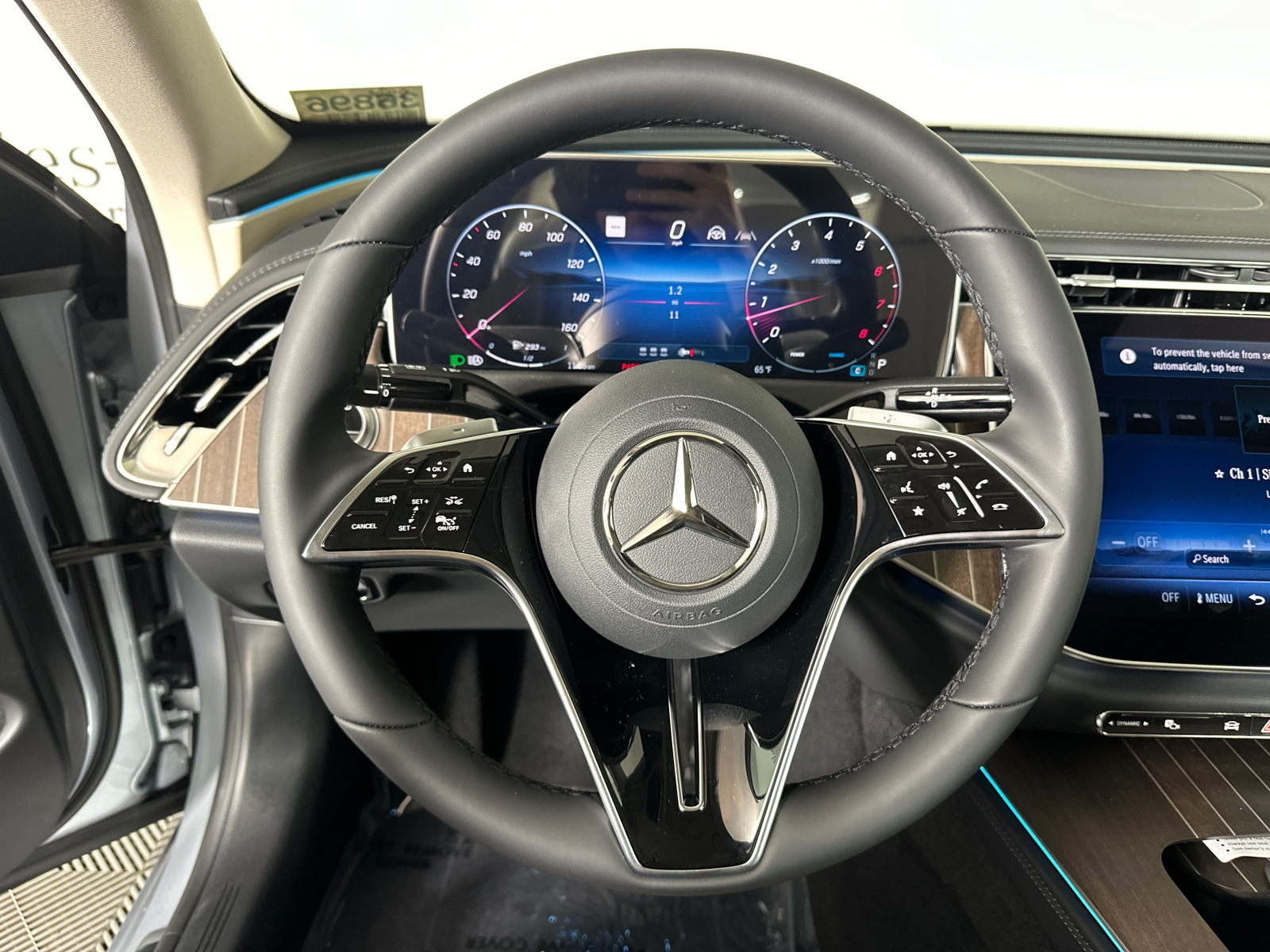 2025 Mercedes-Benz E-Class E 350 26