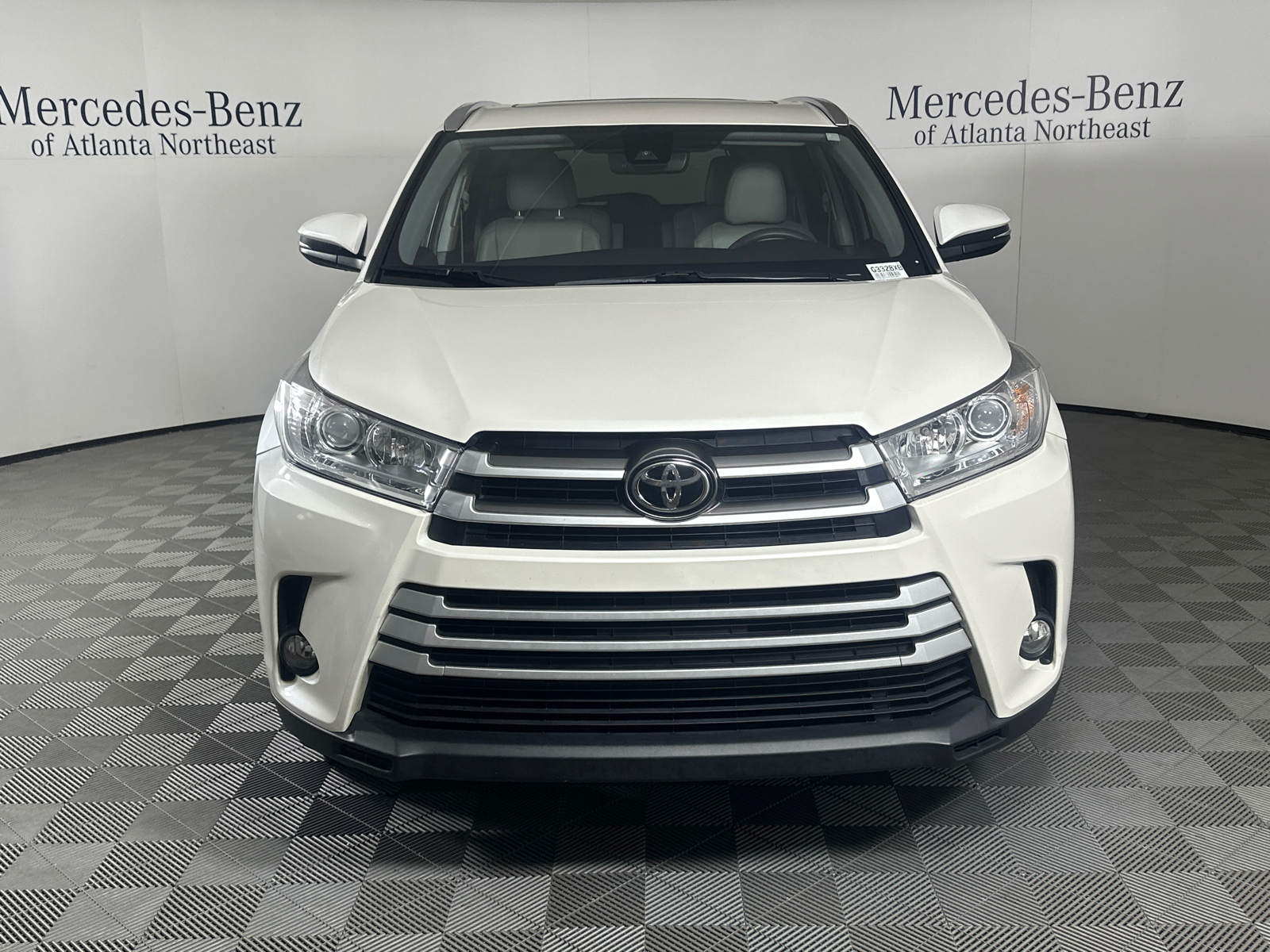 2019 Toyota Highlander XLE 2