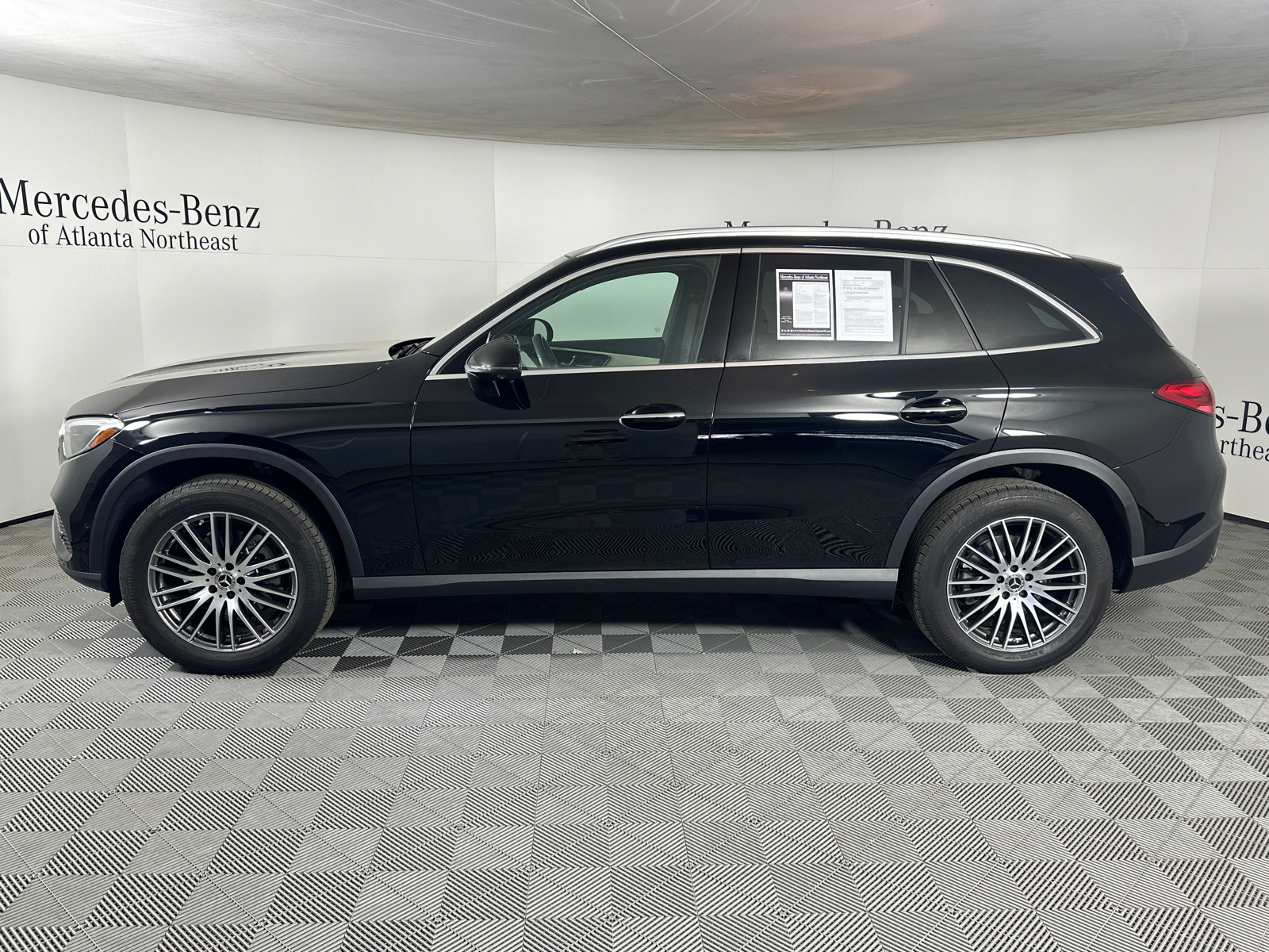 2023 Mercedes-Benz GLC GLC 300 4