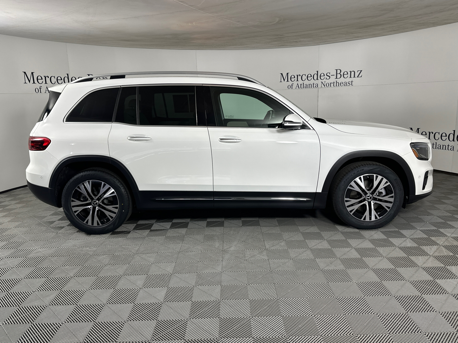 2024 Mercedes-Benz GLB GLB 250 8