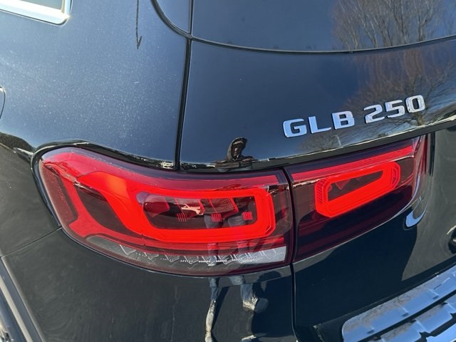 2023 Mercedes-Benz GLB GLB 250 10