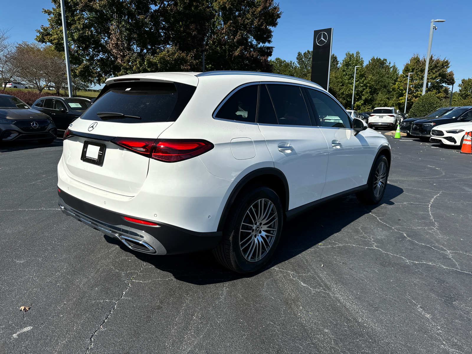 2025 Mercedes-Benz GLC GLC 300 8