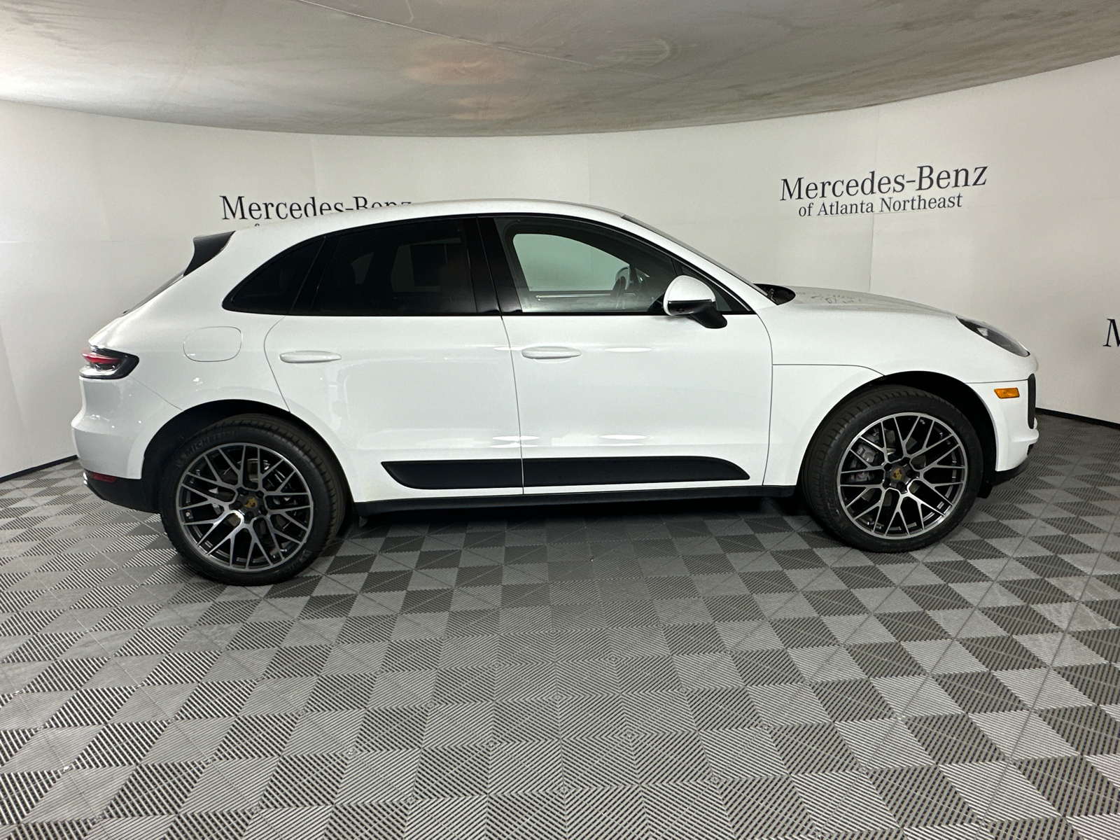 2019 Porsche Macan Base 8