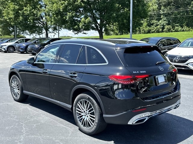 2024 Mercedes-Benz GLC GLC 300 8