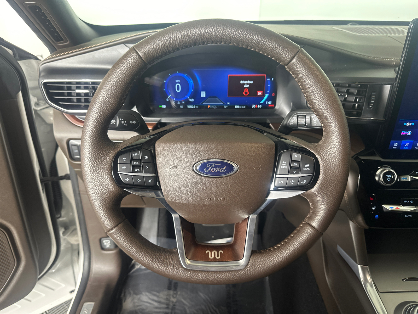 2023 Ford Explorer King Ranch 24