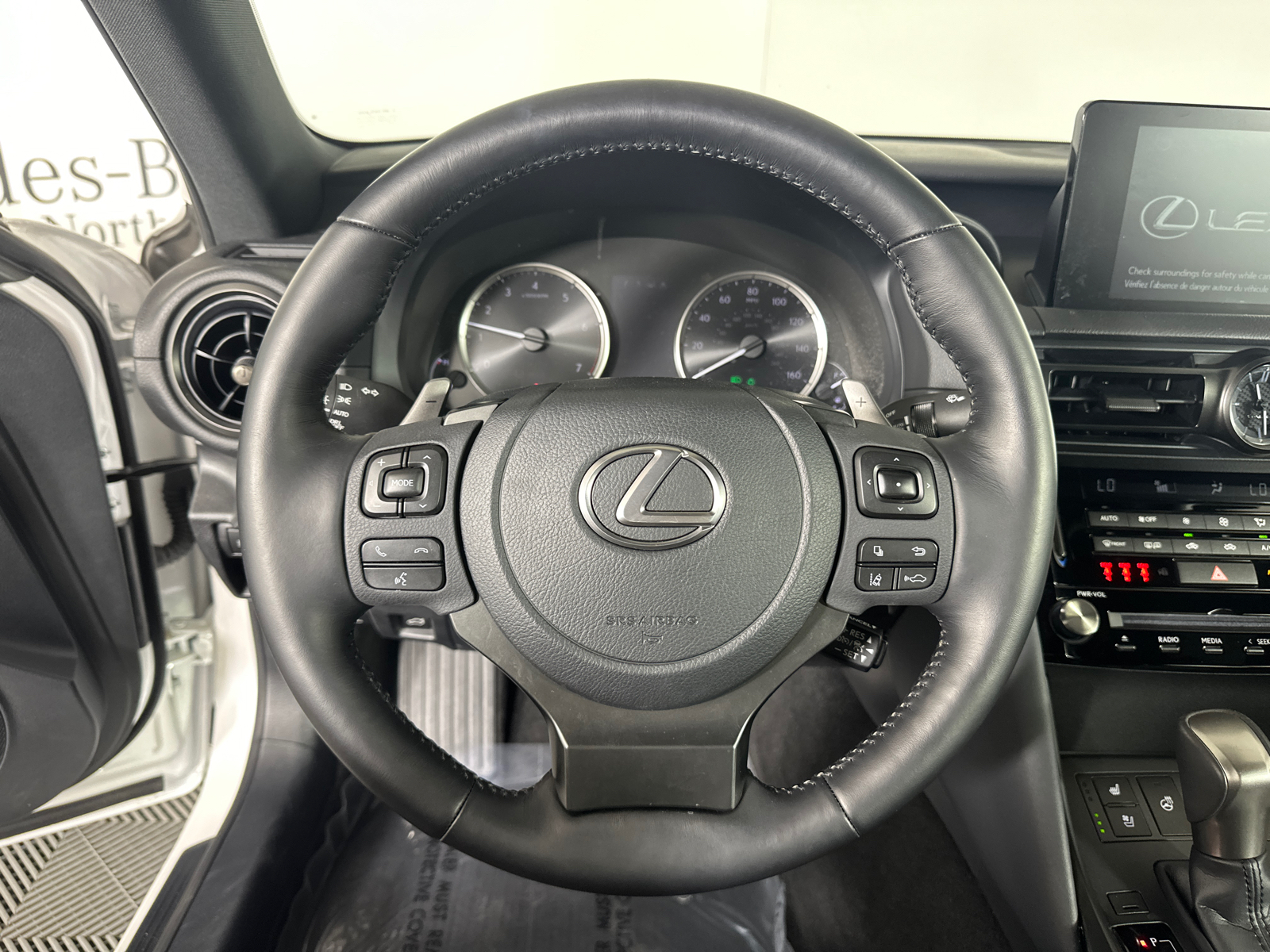 2023 Lexus IS 300 23