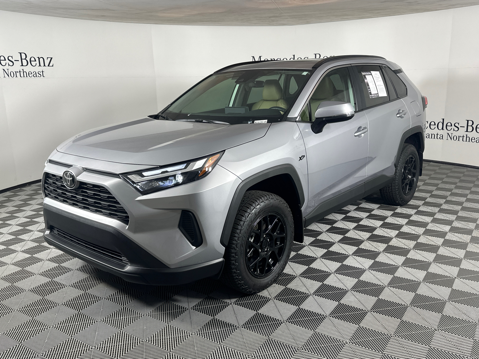 2024 Toyota RAV4 XLE 3