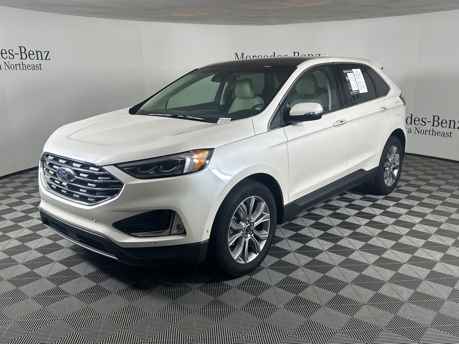 2019 Ford Edge Titanium 3