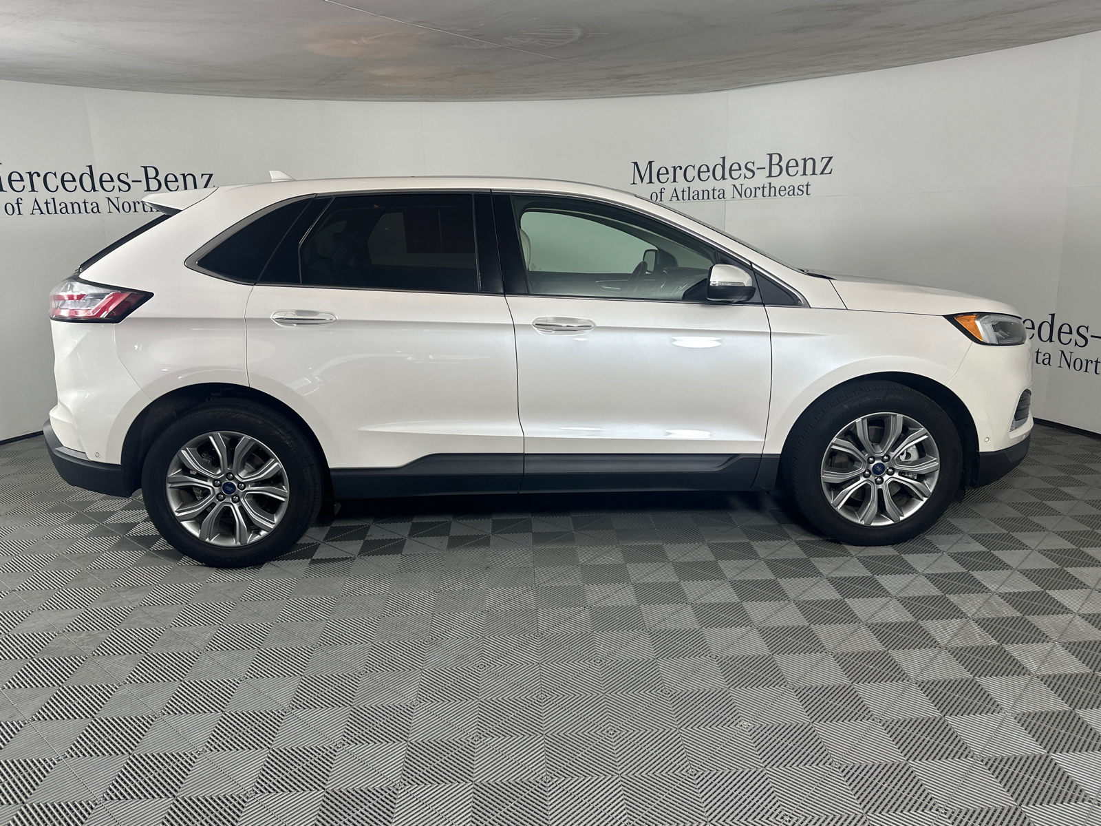 2019 Ford Edge Titanium 8