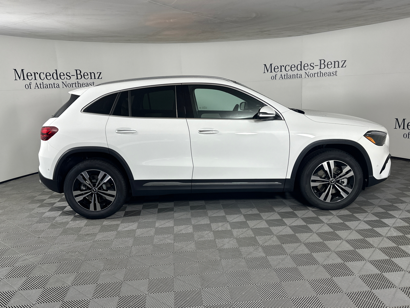 2025 Mercedes-Benz GLA GLA 250 8