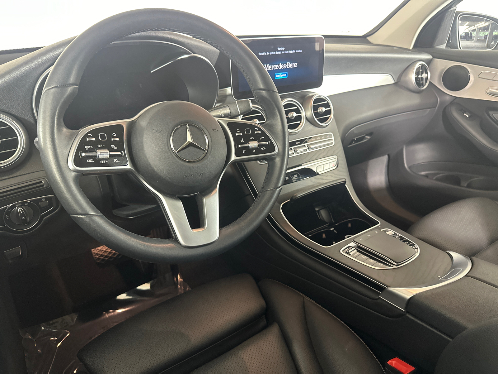 2022 Mercedes-Benz GLC GLC 300 25