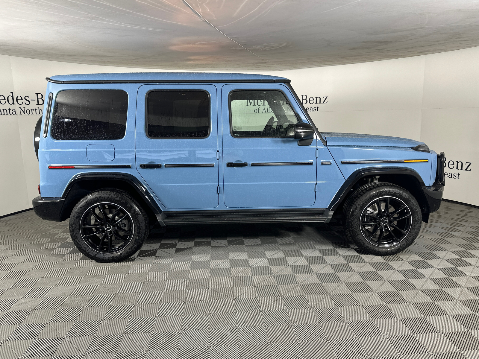 2025 Mercedes-Benz G-Class G 550 8